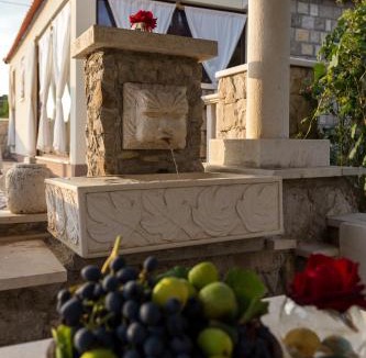 Mihanici House | Holiday Home Lazuština Paradise & The Mermaid
