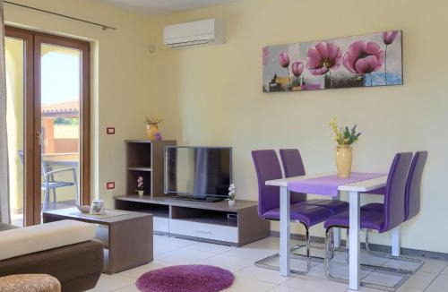 Valdebek House | Holiday Home Linden Tree by Interhome