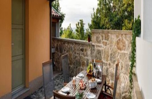 Drnis House | Holiday Home Lišnjak - Three Bedroom Holiday Home with Pool