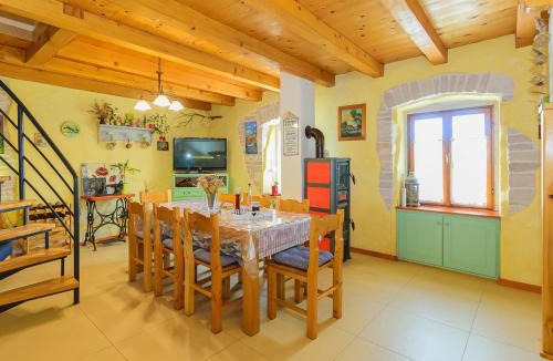 Cabrunici House | Holiday Home Loreta by Interhome