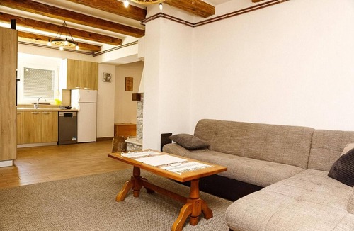 Lukovdol House | Holiday Home 'Lukovdol' with Hot Tub and Sauna