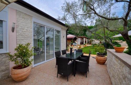Murine House | Holiday Home M