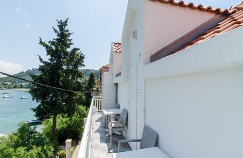 Kolocep Island Apartment | Holiday Home Maćus-One Bedroom Apartment with Balcony