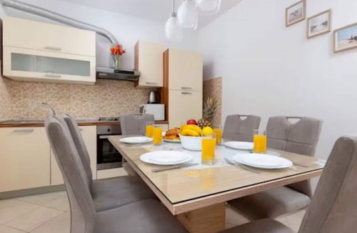 Vinisce House | Holiday home Marin, (14536), Vinišce, hr
