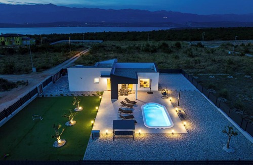 Paljuv House | Holiday Home Medena