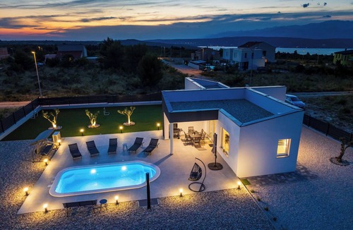 Paljuv House | Holiday Home Medena