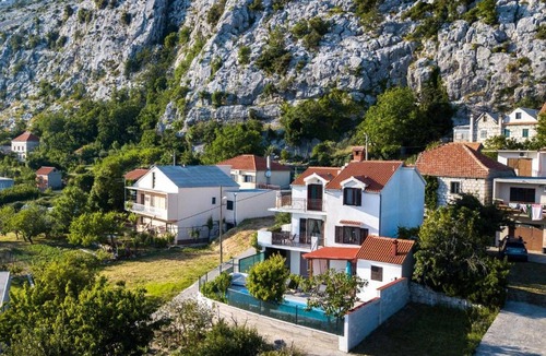 Gornje Sitno Villa | Holiday home Mons Aureus - Three Bedroom Villa with swimming pool