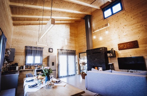 Vrbovec House | Holiday Home Nightswim Inn