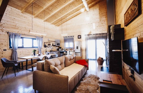 Vrbovec House | Holiday Home Nightswim Inn