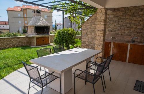 Turanj House | Holiday Home Nina