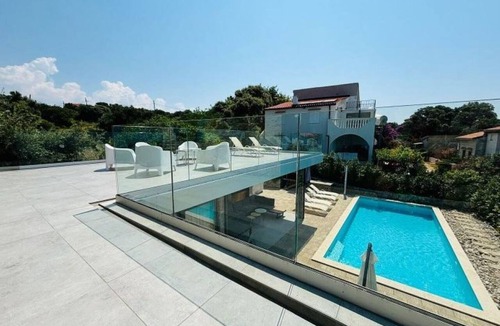 Jakisnica House | Holiday Home Oblica by Interhome