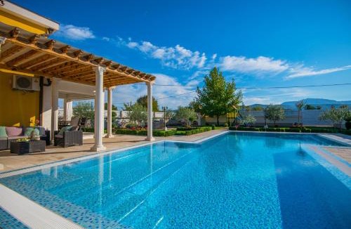 Donji Prolozac House | Holiday Home Petra