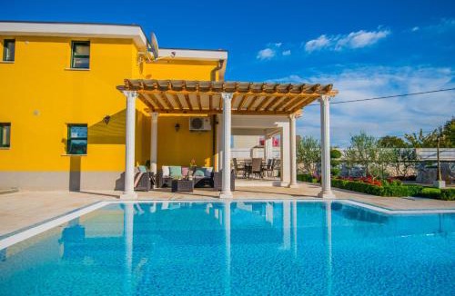 Donji Prolozac House | Holiday Home Petra