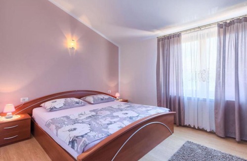Cepljani House | Holiday Home Pied-A-Terre-1 by Interhome