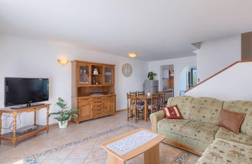 Cepljani House | Holiday Home Pied-A-Terre-1 by Interhome