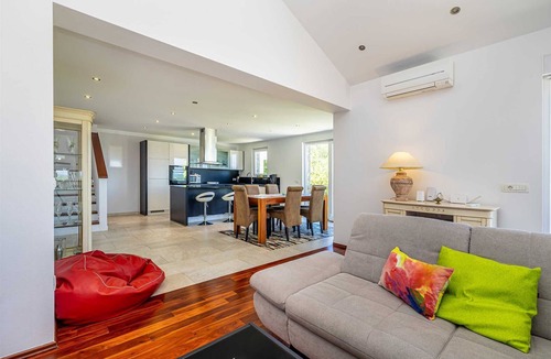Klimno House | Holiday home RESIDENCIA LA FAMIGLIA with heated pool