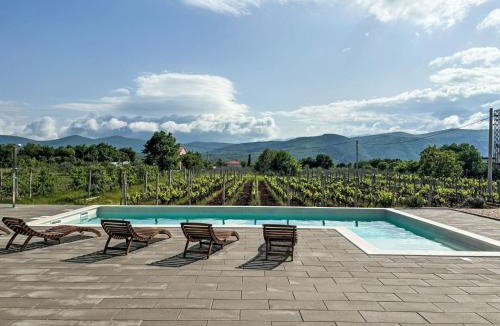 Donji Prolozac House | Holiday Home Rest for the soul by Interhome