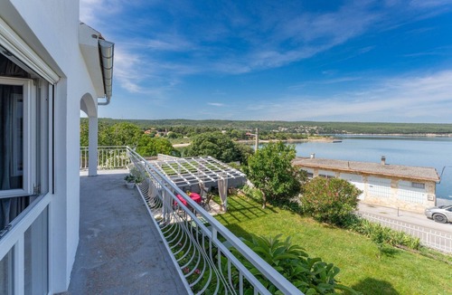 Gornji Karin House | Holiday Home Sanda - Four Bedroom Holiday Home with Terrace