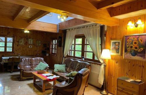 Cujica Krcevina House | Holiday Home Snow Hill