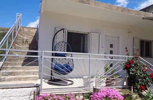 Grebastica House | Holiday Home Sunny Retreat