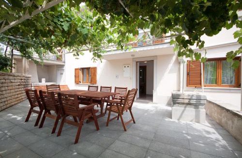 Sveta Jelena Apartment | Holiday Home Sveta Jelena