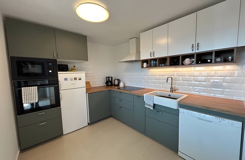 Vinodolska opcina House | Holiday Home 'Vacation House Martin' with Sea View, Wi-Fi and Air Conditioning