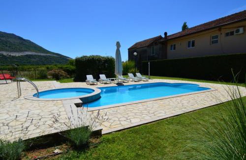 Dusina House | Holiday Home Villa Kikiza by Interhome
