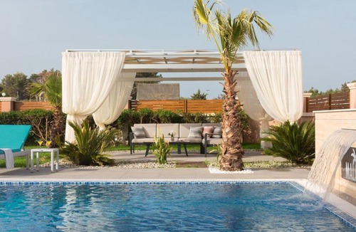 Vir House | Holiday Home Villa Malibu Eclipse by Interhome