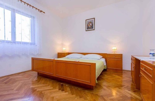 Vinkuran House | Holiday home with balcony