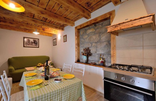 Buzet House | Holiday home with pool and air conditioning