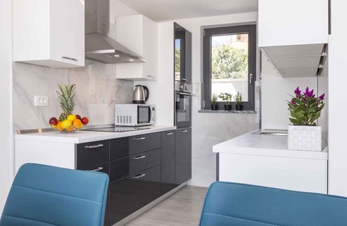 Bartici House | Holiday home with pool for 6 people