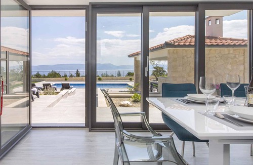 Bartici House | Holiday home with pool for 6 people