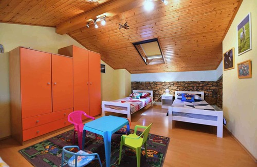 Snasici House | Holiday home with pool in a quiet location for families