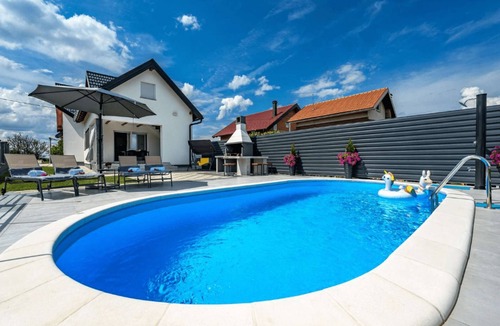 Gornji Kneginec House | Holiday Home with Swimming pool