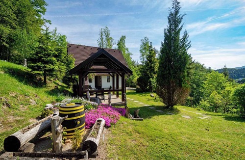 Lokve House | Holiday home with terrace and large garden
