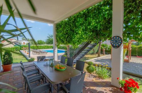 Prolozac House | Holiday house Anetta with 5 bedrooms
