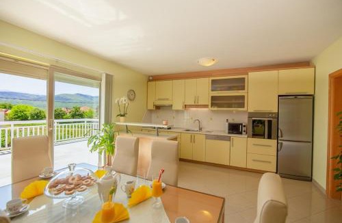 Prolozac House | Holiday house Anetta with 5 bedrooms