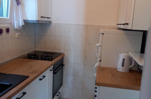 Donje Selo House | Holiday house Ani - 30 m from beach : - Maslinica, Island Solta, Croatia