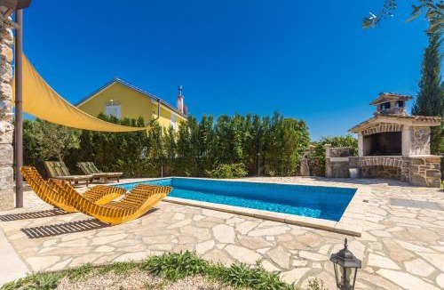 Sveti Ivan Dobrinjski House | Holiday house BLUE IVY with swimming pool