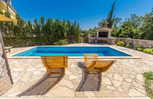 Sveti Ivan Dobrinjski House | Holiday house BLUE IVY with swimming pool