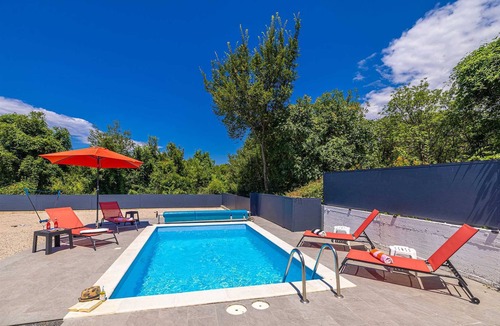 Kras House | Holiday house CHARMING with private pool