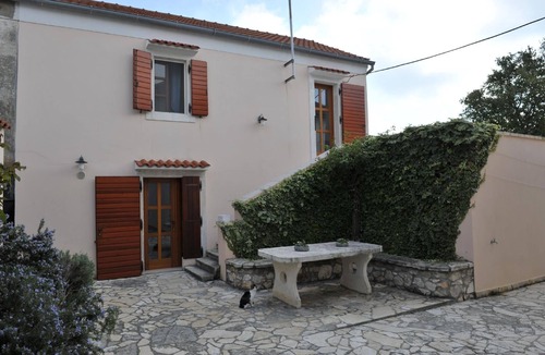 Dragove House | Holiday house Dragove for 1 - 6 persons with 3 bedrooms - Twin house