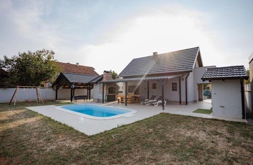 Borovo Villa | Holiday house Eva with pool