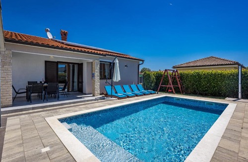 Marcana Villa | Holiday House Gortan for 7 people near Pula with children playground and heated pool