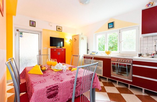 Hodilje House | Holiday house Hodilje for 1 - 5 persons with 2 bedrooms - Twin house