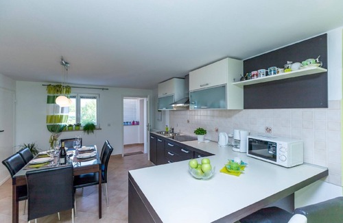 Hreljici House | Holiday house Hreljici for 1 - 6 persons with 2 bedrooms - Row house
