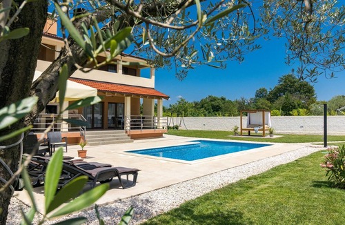 Svetvincenat House | Holiday house Juršići for 1 - 6 persons with 3 bedrooms - Holiday home