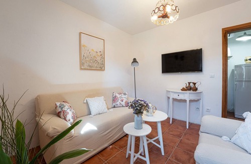 Glavani House | Holiday house Luca * private garden, covered terrace, BBQ, free WiFi