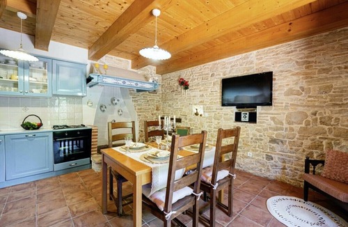 Glavani House | Holiday house Luca * private garden, covered terrace, BBQ, free WiFi