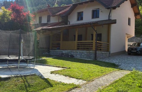 Mali Radic Villa | Holiday House Ostrozac na Uni